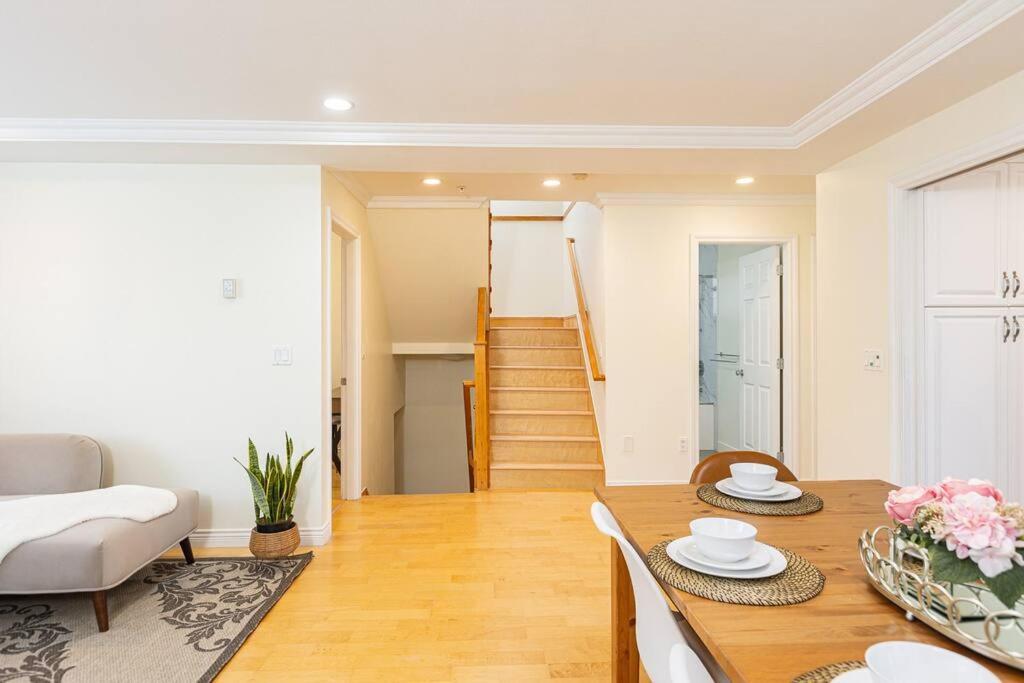 Home Near Downtown Vancouver East@ Joyce Skytrain Exteriör bild